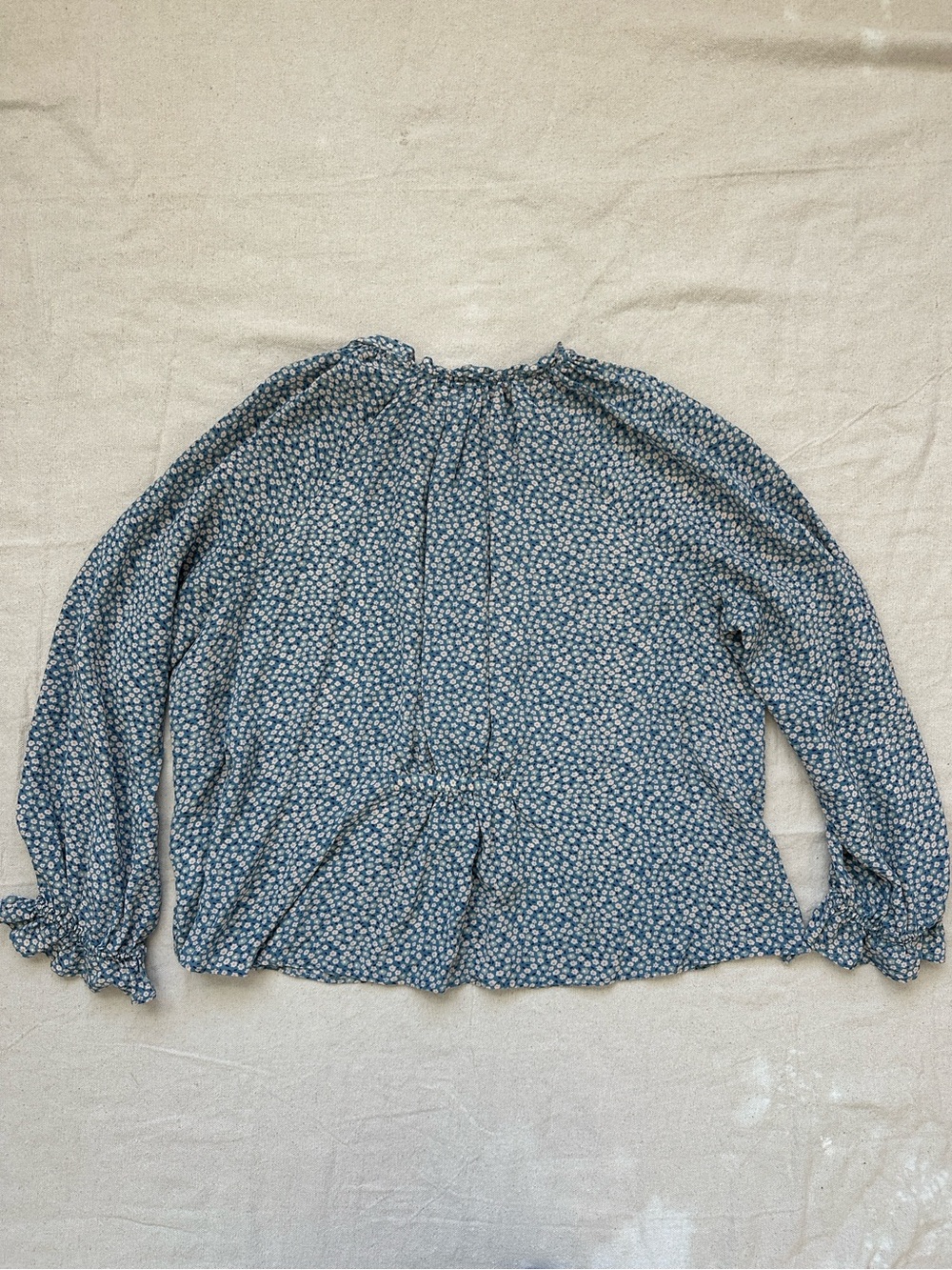 Madewell 100% Silk Ruffle Neck Boho Poet Sleeve Blouse in Ditsy Blue Floral L - Picture 6 of 11